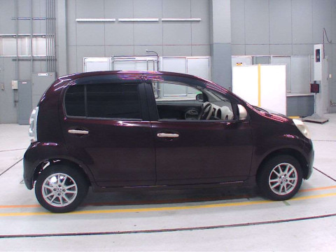 2010 Toyota Passo KGC30[2]