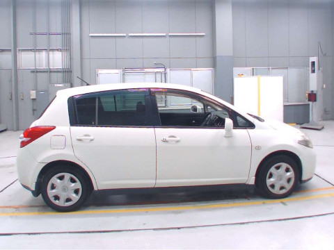 2009 Nissan Tiida C11[2]