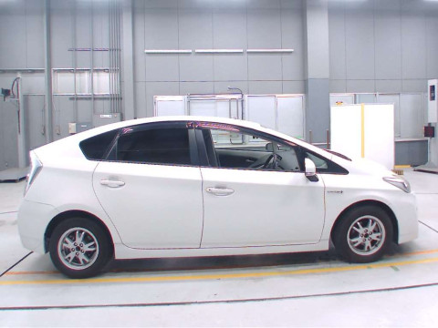 2011 Toyota Prius ZVW30[2]