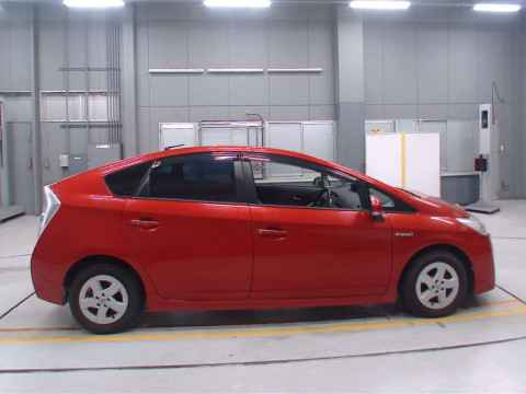 2010 Toyota Prius ZVW30[2]