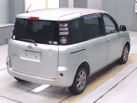 2010 Toyota Sienta NCP81G[1]