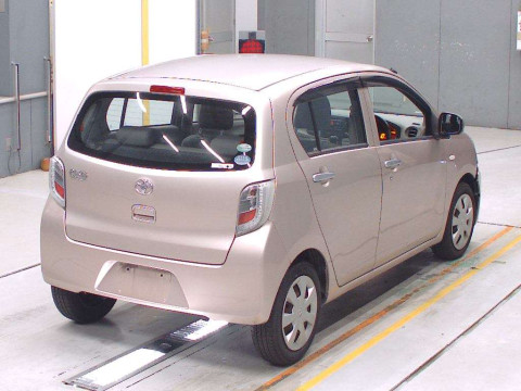 2015 Toyota Pixis Epoch LA300A[1]