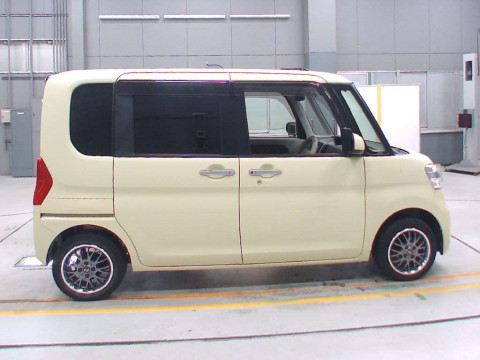 2014 Daihatsu Tanto LA600S[2]