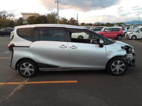 2019 Toyota Sienta NHP170G[2]