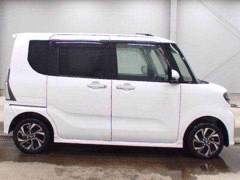 2022 Daihatsu Tanto Custom LA660S[2]