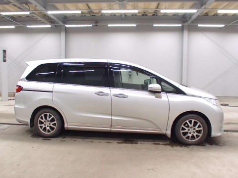 2013 Honda Odyssey RC2[2]