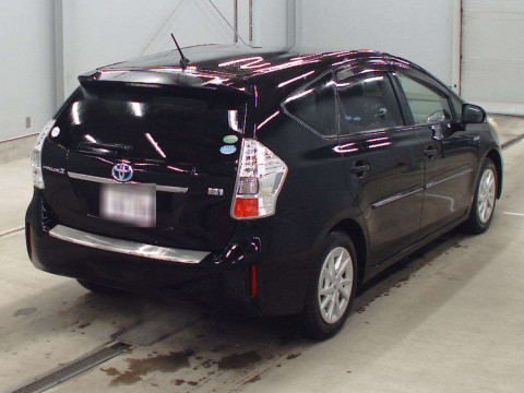 2012 Toyota Prius alpha ZVW41W[1]