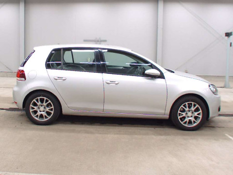 2009 Volkswagen Golf 1KCAV[2]