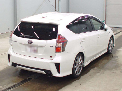 2020 Toyota Prius alpha ZVW41W[1]