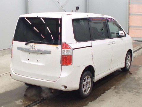 2009 Toyota Noah ZRR75G[1]