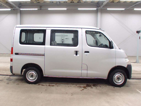 2017 Toyota Townace Van S412M[2]