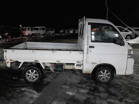 2010 Daihatsu Hijet Truck S211P[2]