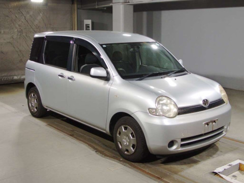 2005 Toyota Sienta NCP81G[2]