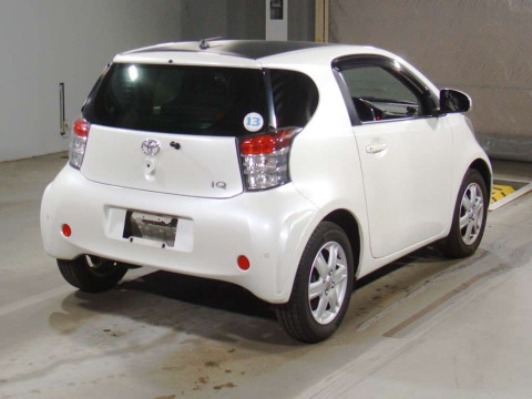 2009 Toyota iQ KGJ10[1]