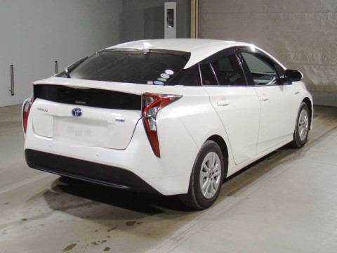 2018 Toyota Prius ZVW50[1]