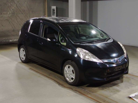 2013 Honda Fit Hybrid GP1[2]