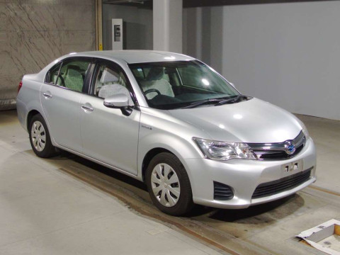 2013 Toyota Corolla Axio NKE165[2]