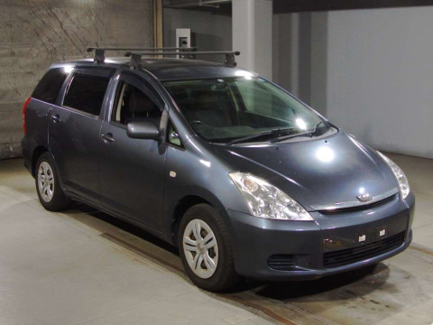 2003 Toyota Wish ZNE10G[2]