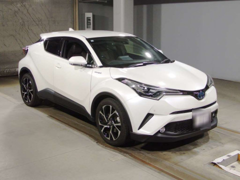 2017 Toyota C-HR ZYX10[2]