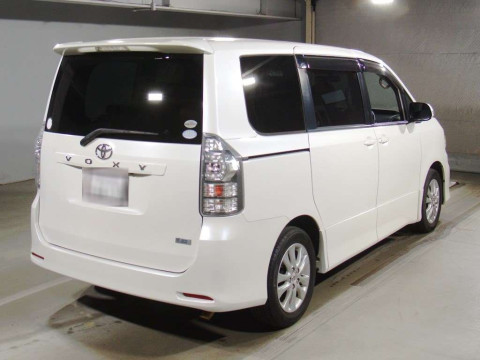 2011 Toyota Voxy ZRR70W[1]