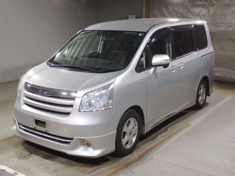 2007 Toyota Noah ZRR70G[0]