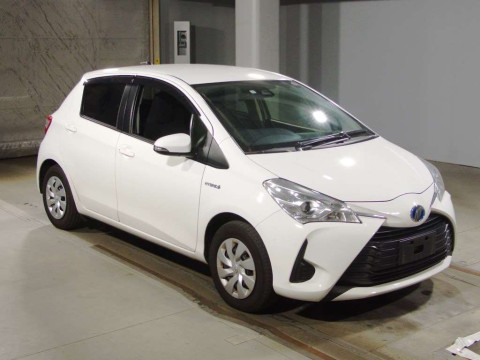 2019 Toyota Vitz NHP130[2]