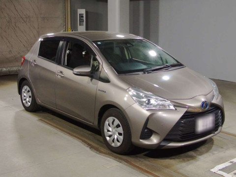 2018 Toyota Vitz NHP130[2]