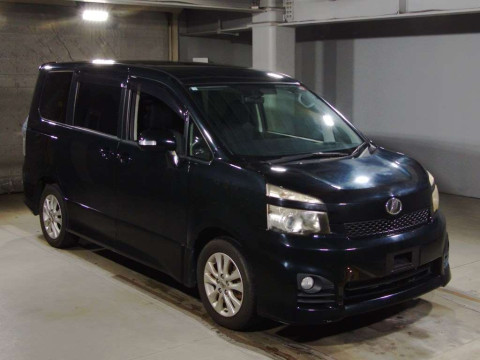 2010 Toyota Voxy ZRR70W[2]