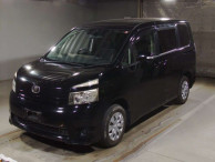 2010 Toyota Voxy