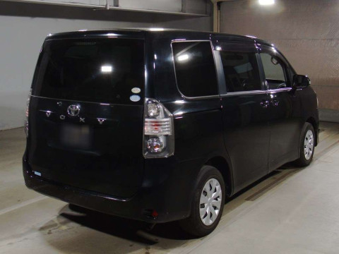 2010 Toyota Voxy ZRR70G[1]