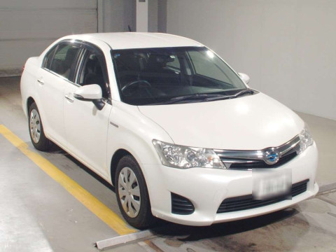 2013 Toyota Corolla Axio NKE165[2]