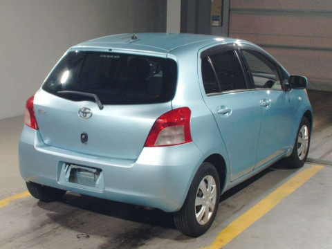 2005 Toyota Vitz KSP90[1]