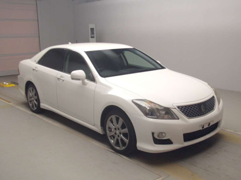 2009 Toyota Crown GRS204[2]