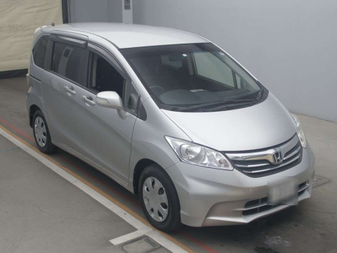 2012 Honda Freed GB3[2]