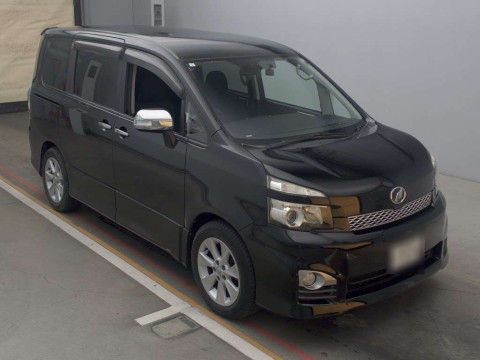 2011 Toyota Voxy ZRR70W[2]