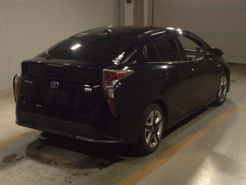 2016 Toyota Prius ZVW50[1]