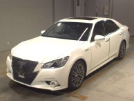 2015 Toyota Crown Hybrid