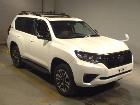 2022 Toyota Land Cruiser Prado TRJ150W[2]