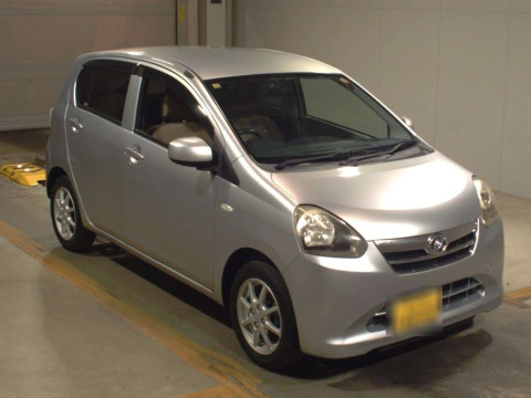 2012 Daihatsu Mira es LA300S[2]