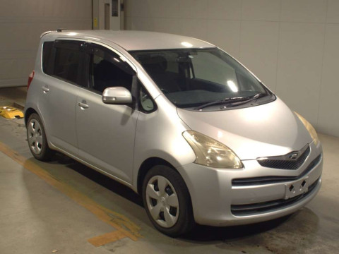 2005 Toyota Ractis NCP100[2]