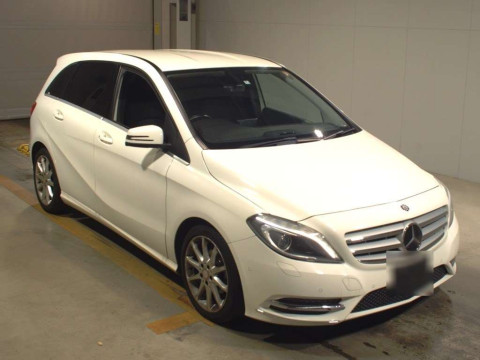 2014 Mercedes Benz B-Class 246242[2]