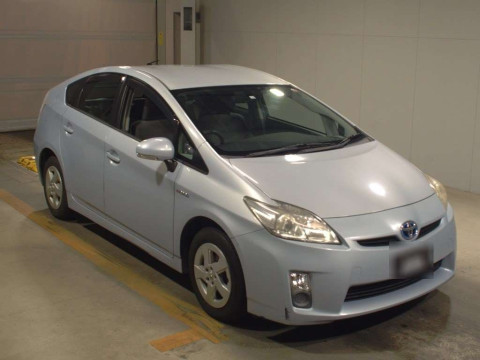 2010 Toyota Prius ZVW30[2]