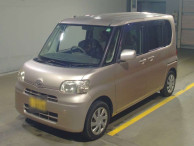 2011 Daihatsu Tanto