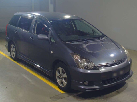 2004 Toyota Wish ZNE10G[2]