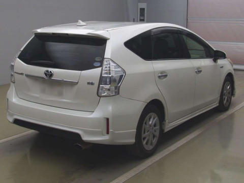 2012 Toyota Prius alpha ZVW41W[1]