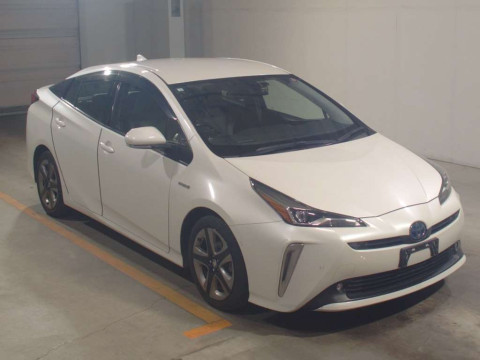 2018 Toyota Prius ZVW51[2]