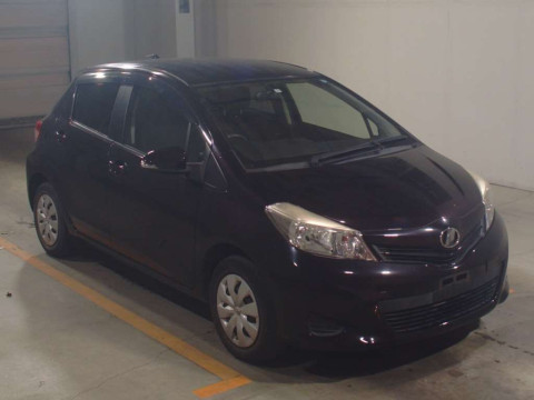 2013 Toyota Vitz KSP130[2]