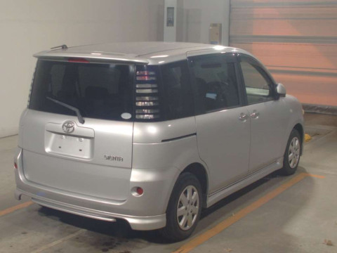 2005 Toyota Sienta NCP81G[1]