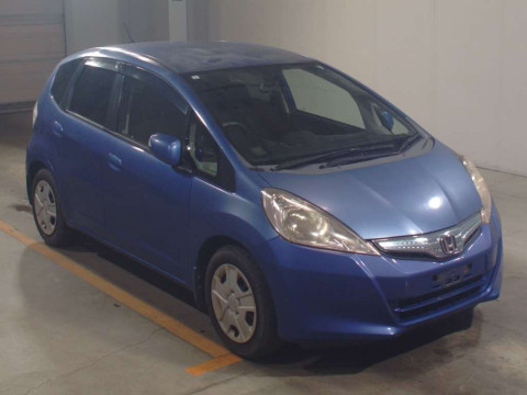 2011 Honda Fit Hybrid GP1[2]