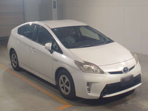 2013 Toyota Prius ZVW30[2]